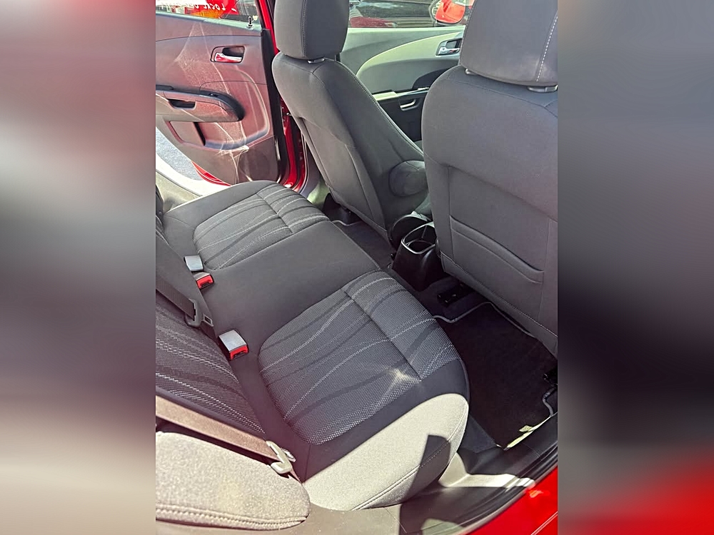 2015 Chevrolet Sonic LT - Photo 12