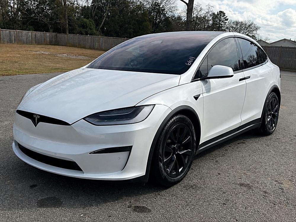 2022 Tesla Model X Plaid's photo
