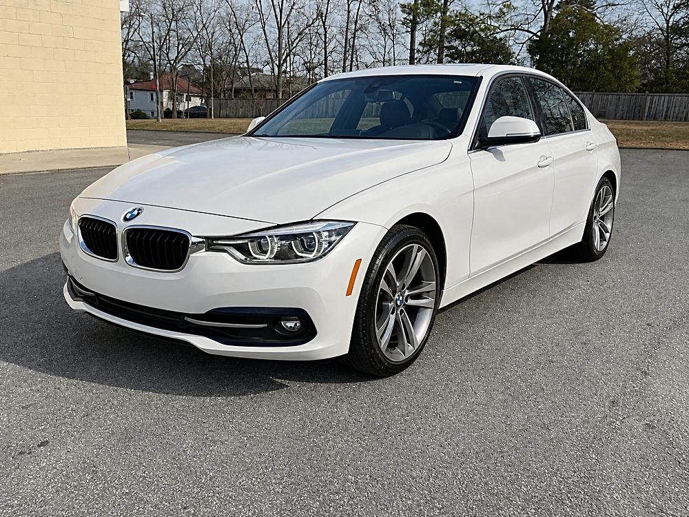 2018 BMW 3 Series 330i Sedan's photo