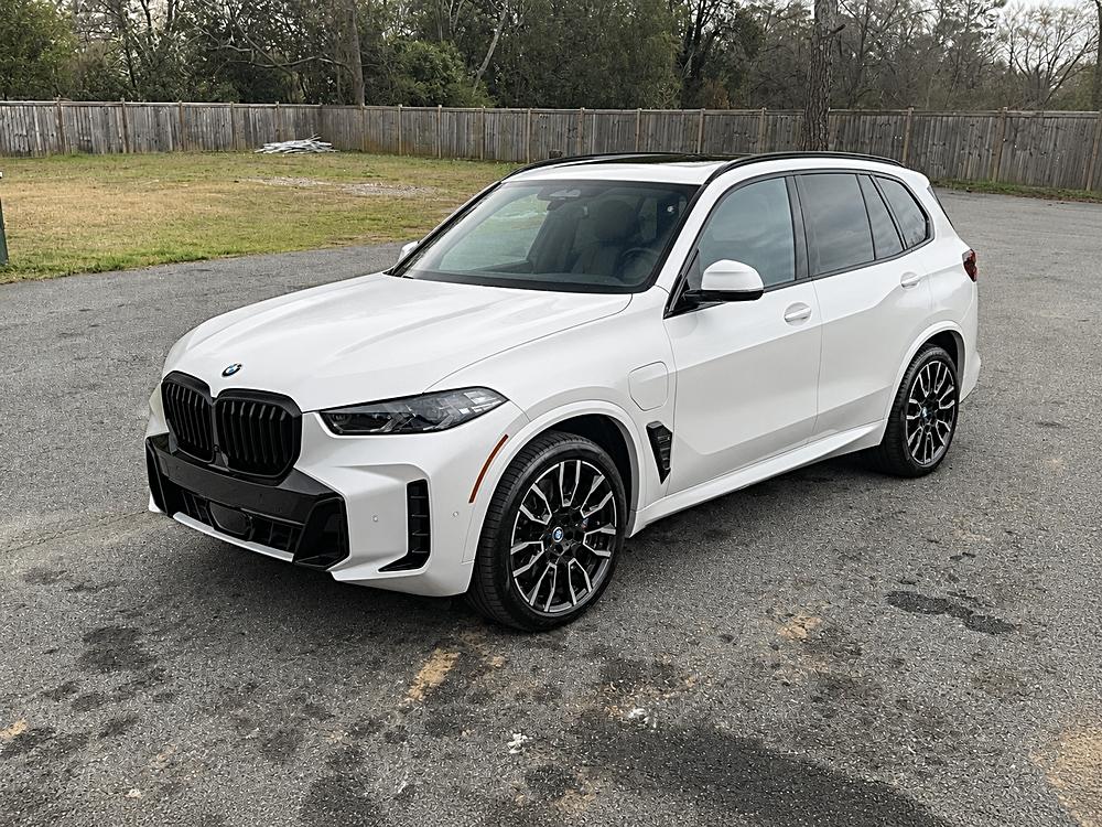 2024 BMW X5 xDrive50e's photo