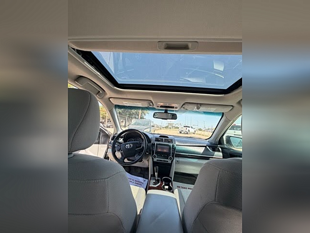 2013 Toyota Camry XLE - Photo 9