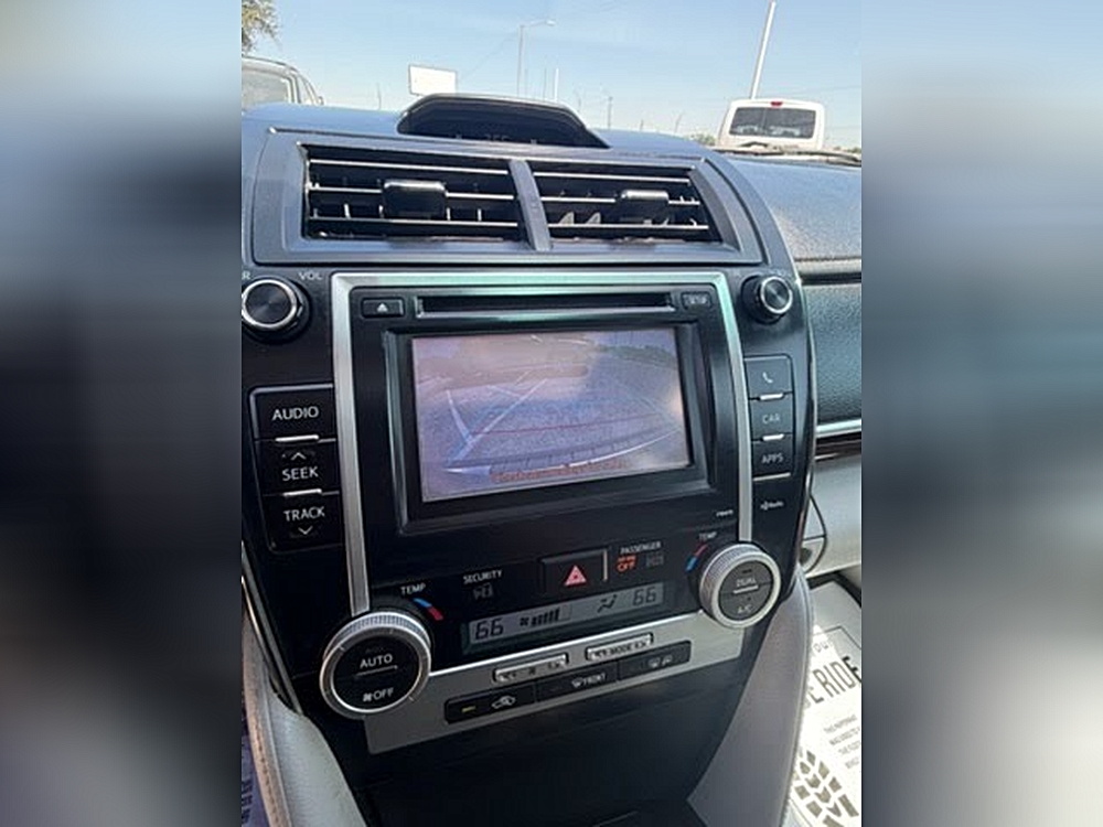 2013 Toyota Camry XLE - Photo 10