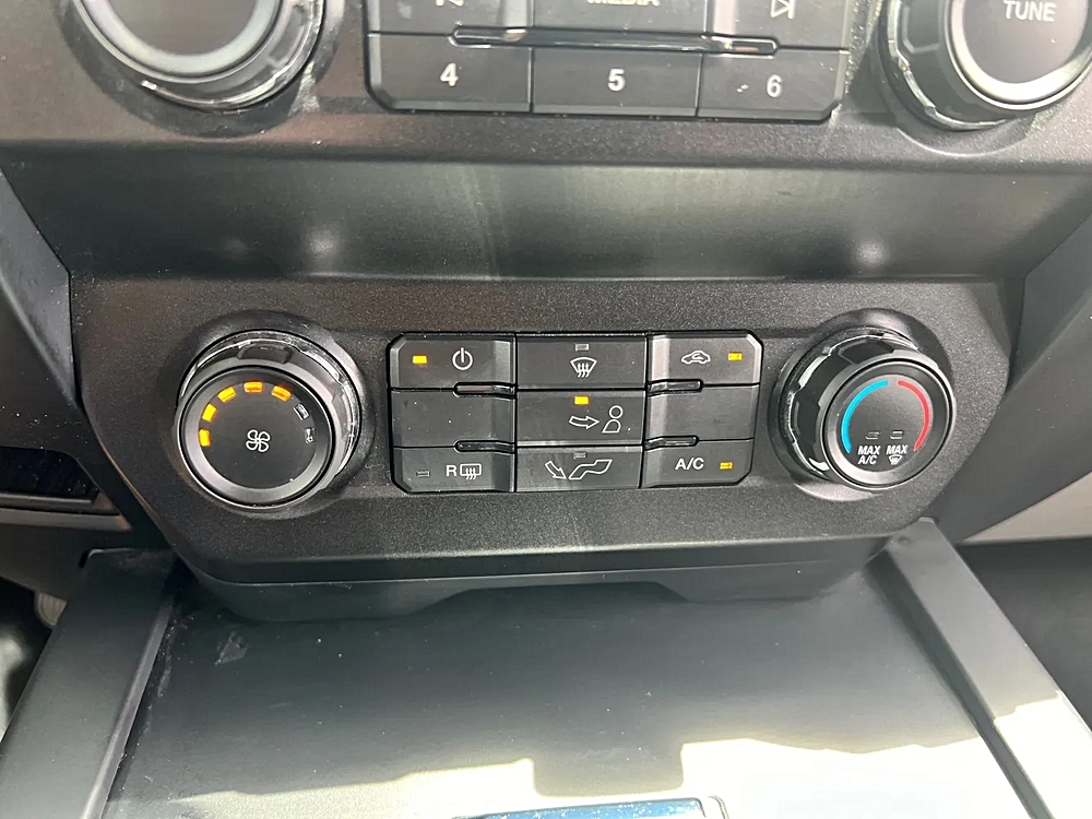 2019 Ford F-150 XLT - Photo 25