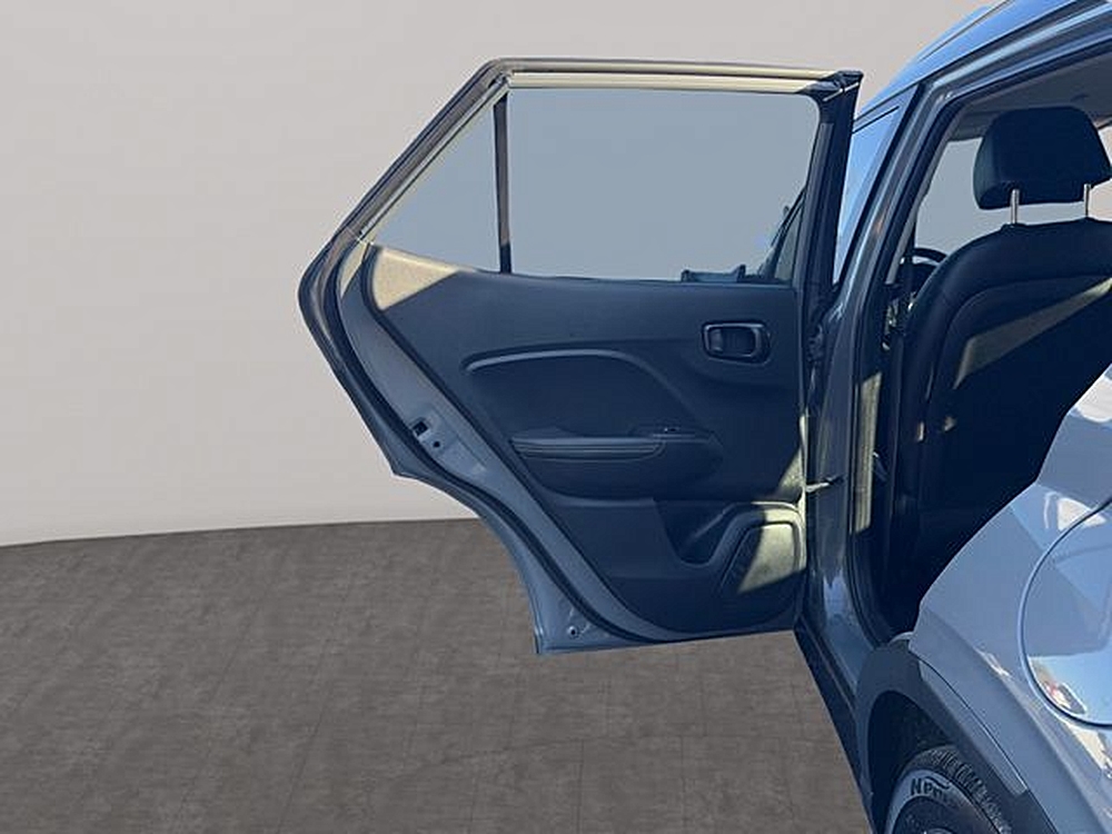 2022 Hyundai Venue Limited - Photo 13