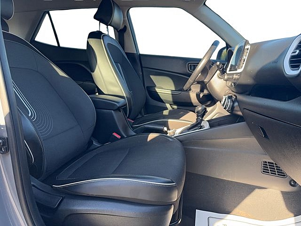 2022 Hyundai Venue Limited - Photo 17
