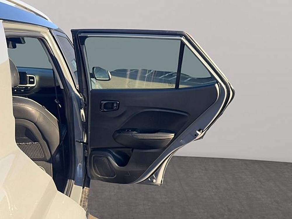 2022 Hyundai Venue Limited - Photo 18