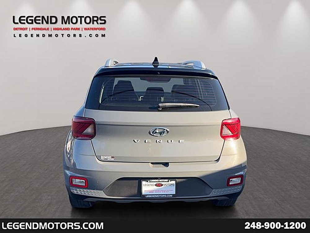 2022 Hyundai Venue Limited - Photo 7