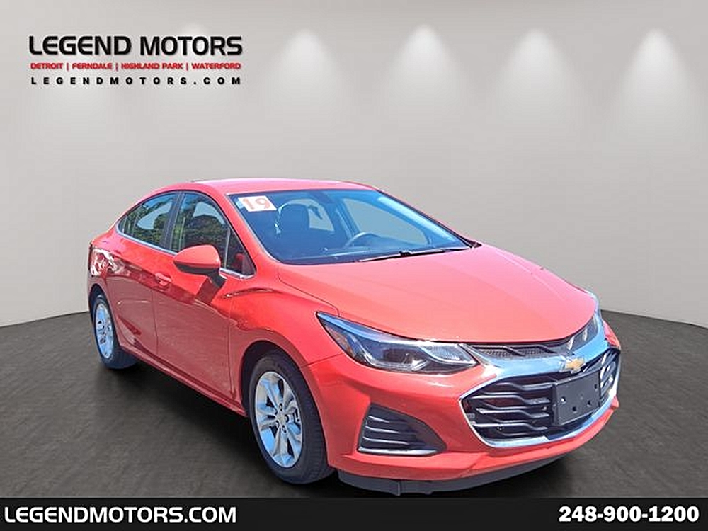 Used 2019 Chevrolet Cruze LT with VIN 1G1BE5SM5K7117728 for sale in Waterford Township, MI