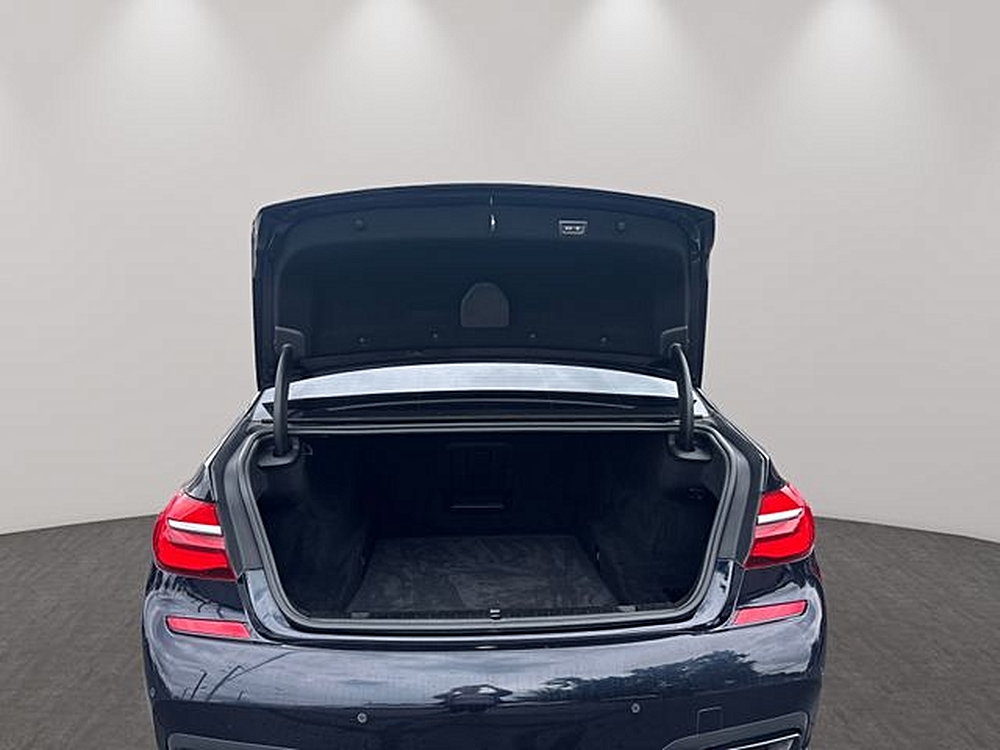 2017 BMW 7 Series 750i - Photo 15