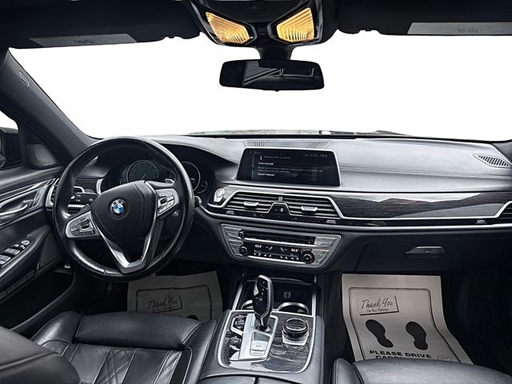 2017 BMW 7 Series 750i - Photo 21