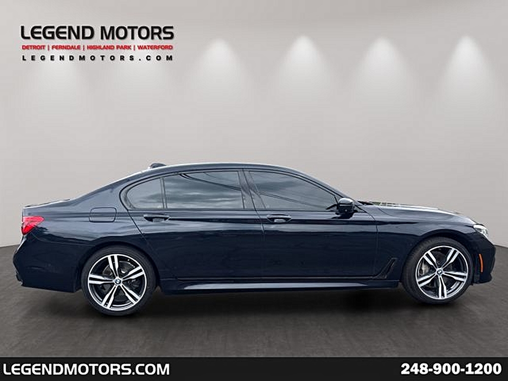 2017 BMW 7 Series 750i - Photo 9