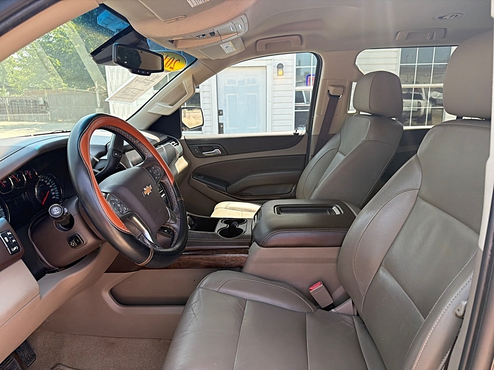 2018 Chevrolet Suburban LT - Photo 12