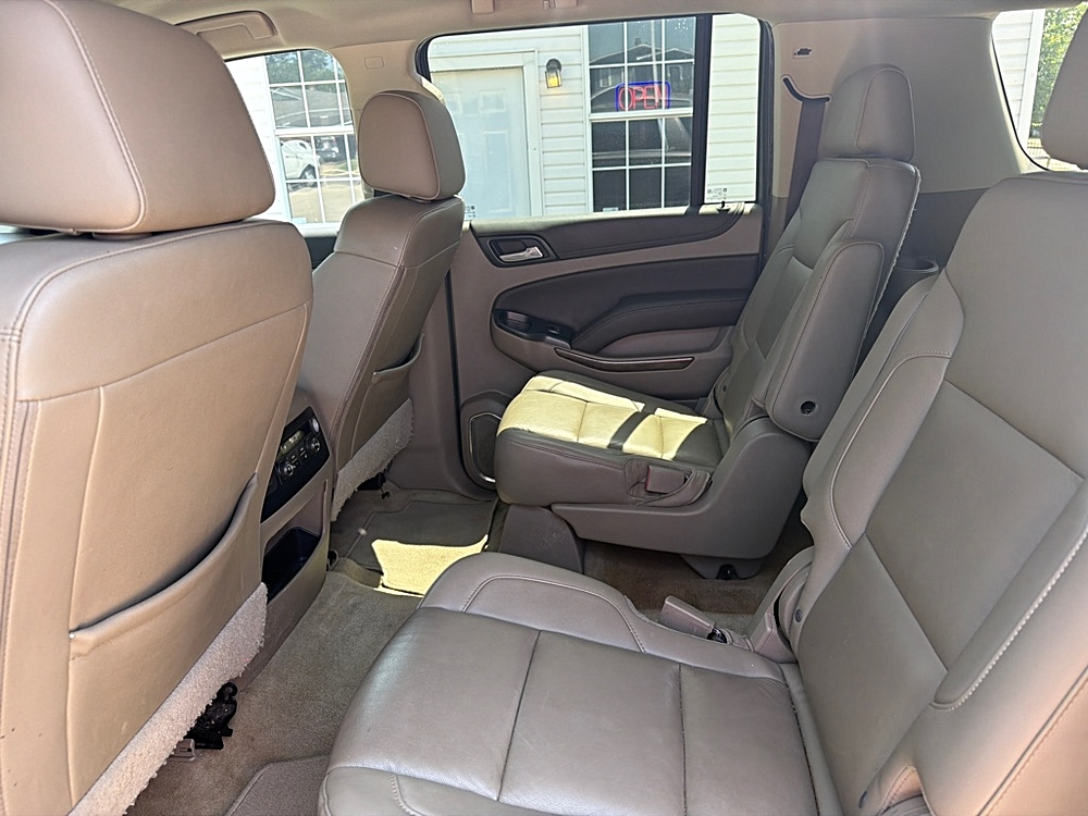 2018 Chevrolet Suburban LT - Photo 13