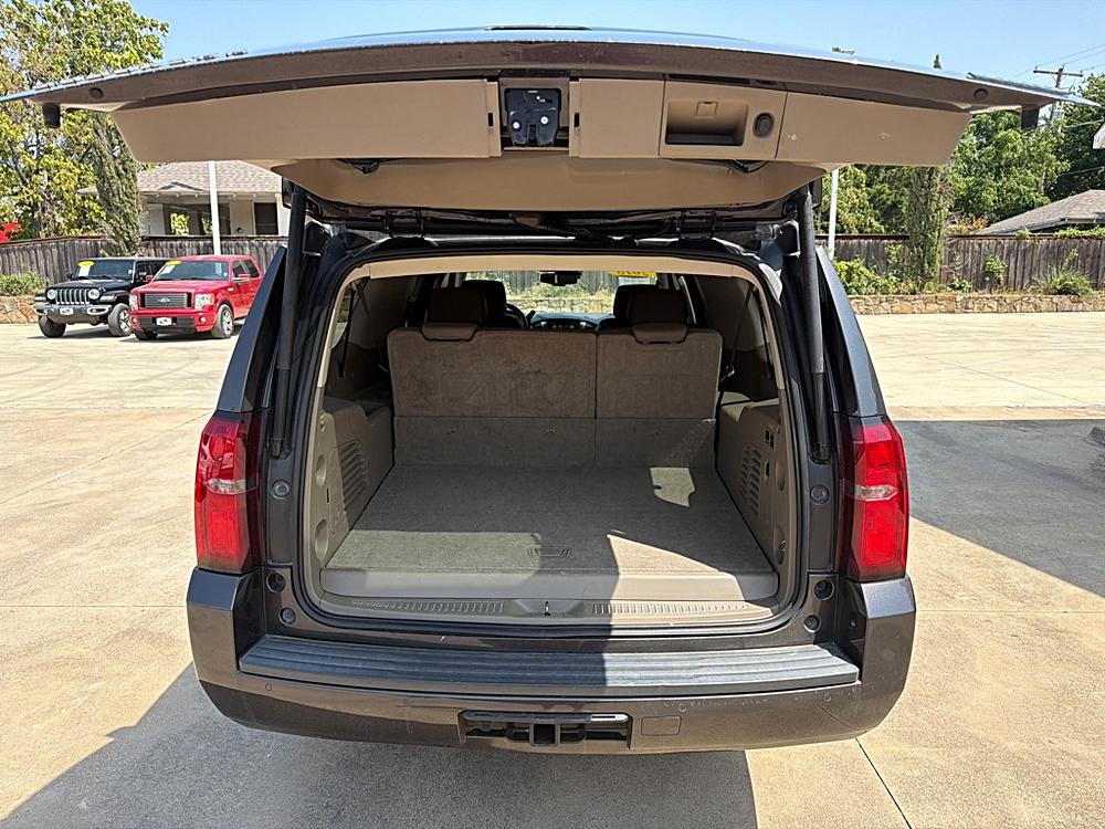 2018 Chevrolet Suburban LT - Photo 16