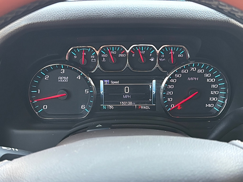 2018 Chevrolet Suburban LT - Photo 17