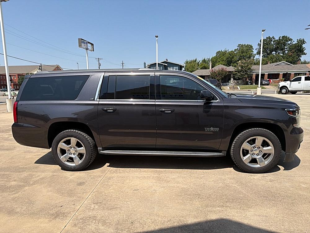 2018 Chevrolet Suburban LT - Photo 6