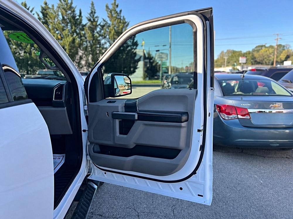 2015 Ford F-150 Lariat - Photo 11