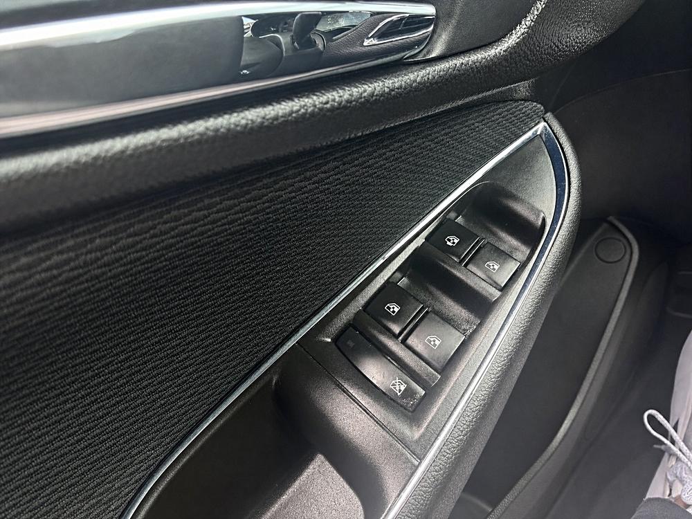 2017 Chevrolet Cruze LT - Photo 12