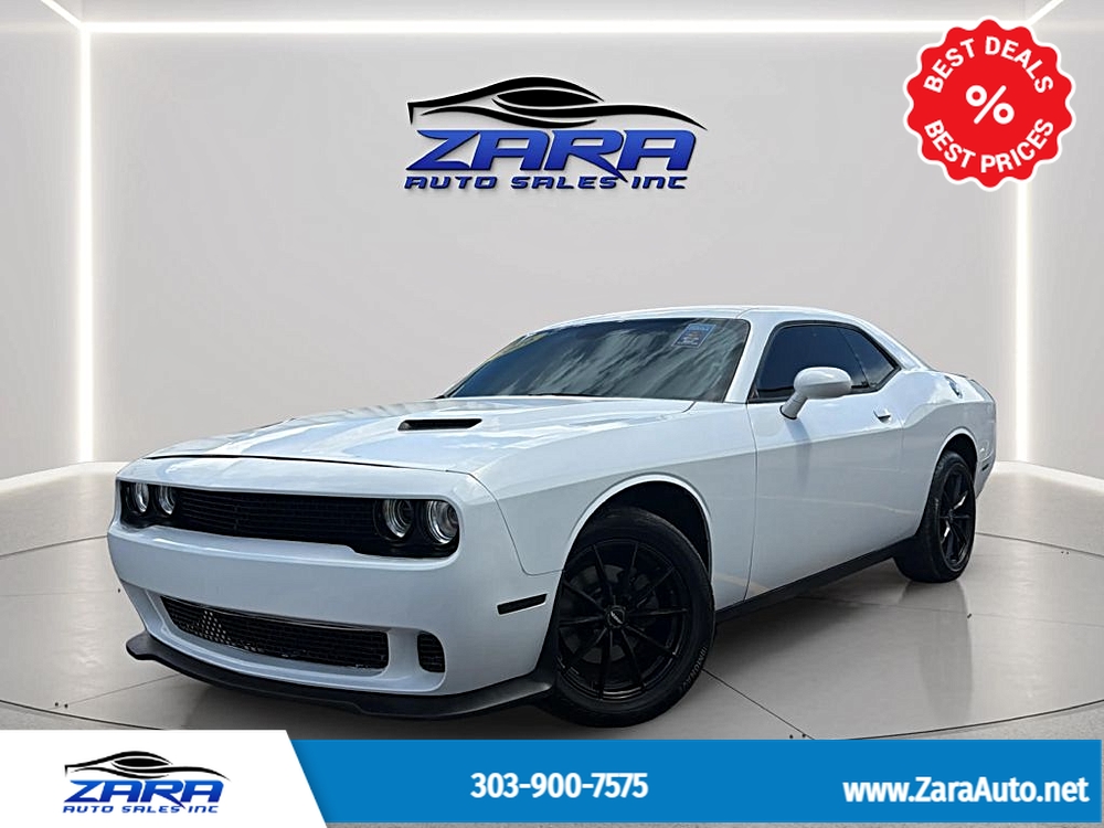 2016 Dodge Challenger SXT's photo