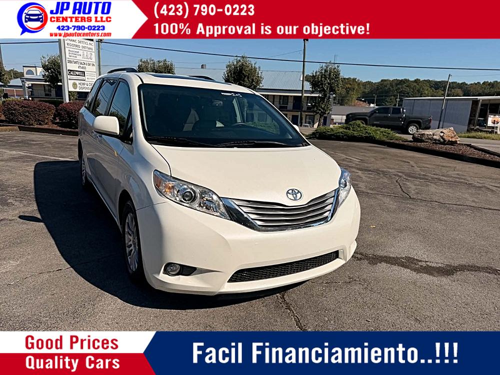 2017 Toyota Sienna XLE