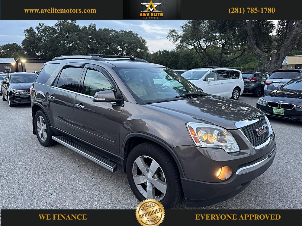 2011 GMC Acadia SLT2's photo