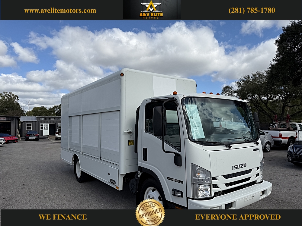 2017 Isuzu NPR HD's photo