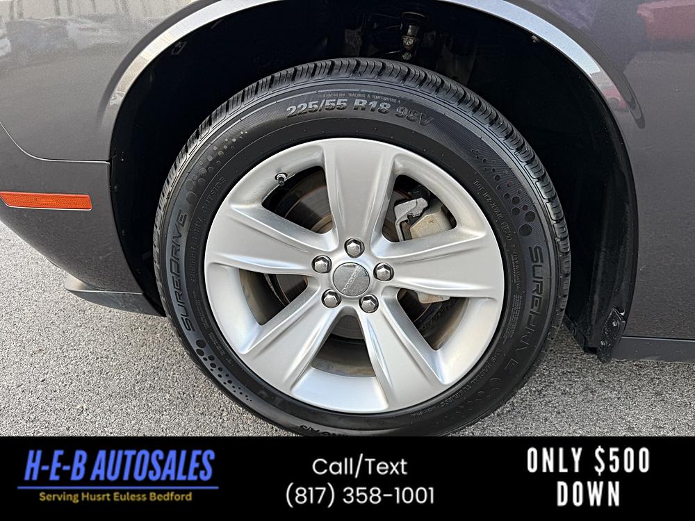 2023 Dodge Challenger SXT's photo