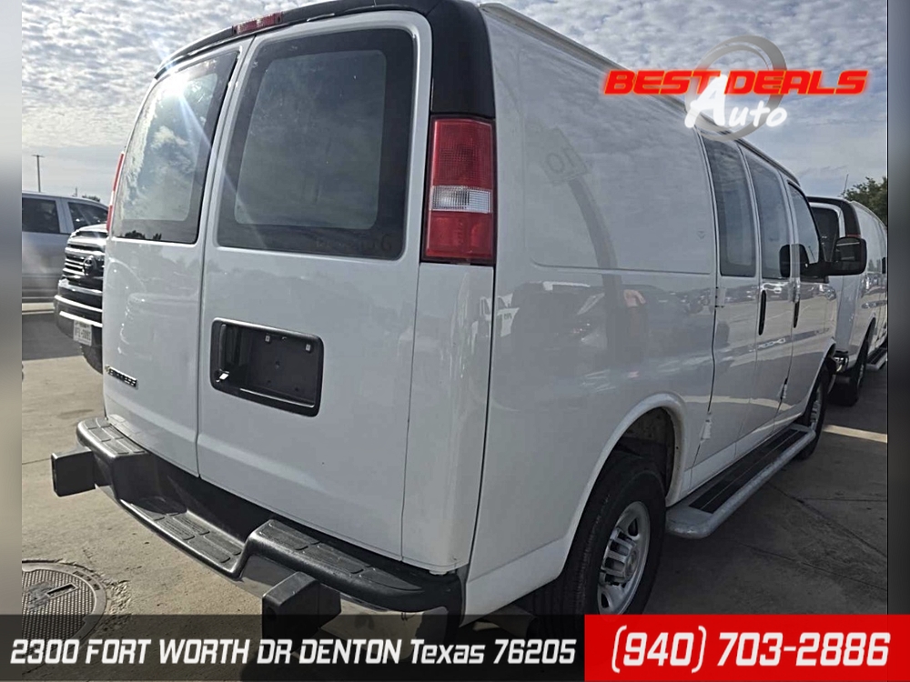 2025 Chevrolet Express's photo