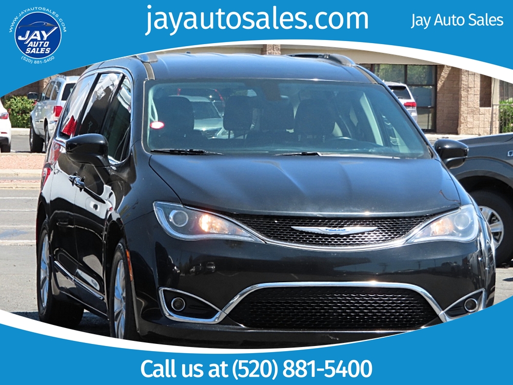 2018 Chrysler Pacifica Touring L's photo