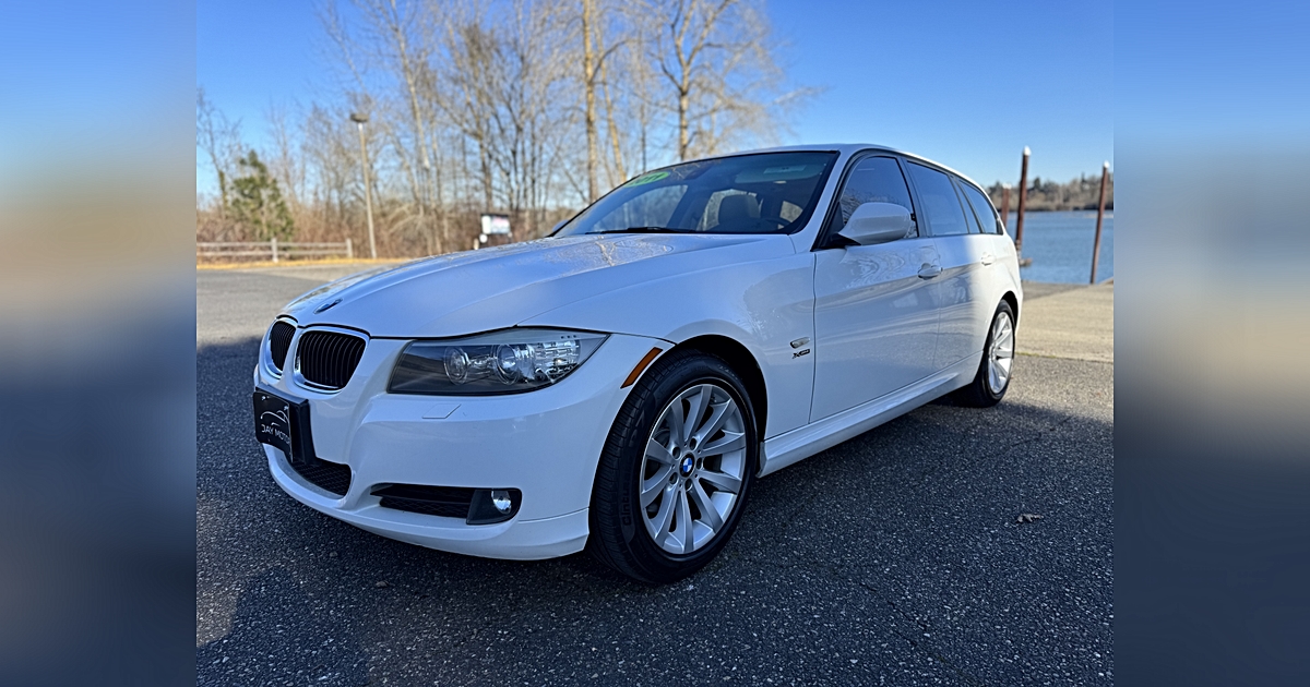 2011 BMW 3 Series 4dr Sports Wgn 328i xDrive AWD